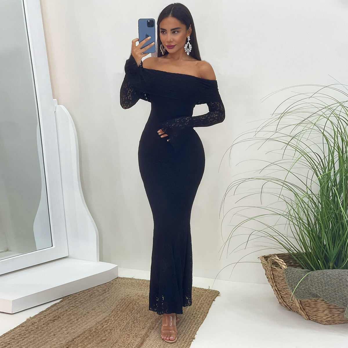 New Arrival Elegant   Figure-flattering Off-shoulder Top With Flared Sleeves