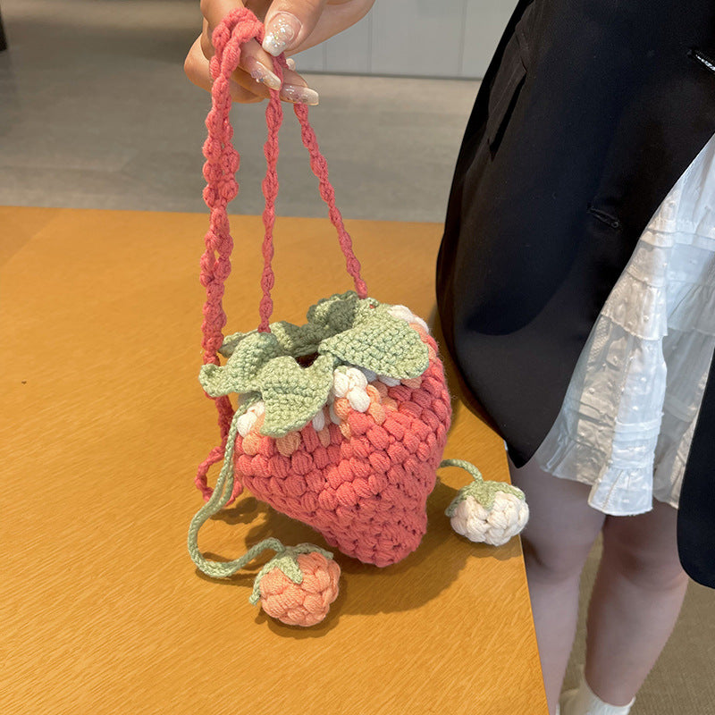 One-shoulder Crossbody Knitted Cartoon Strawberry Bucket Bag