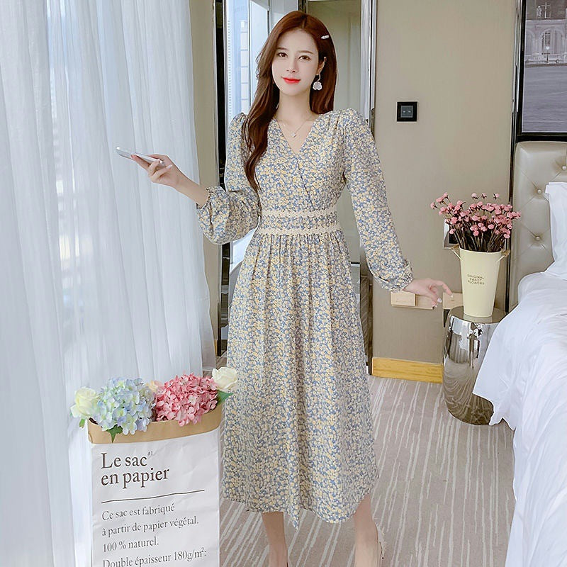 Womens New Floral Dress With A French Collar And Defined Waistline