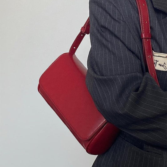 New Retro Wine Red Underarm Bag