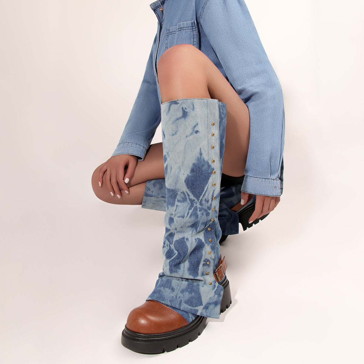 Womens European And American-style Round-toe Studded Platform Boots