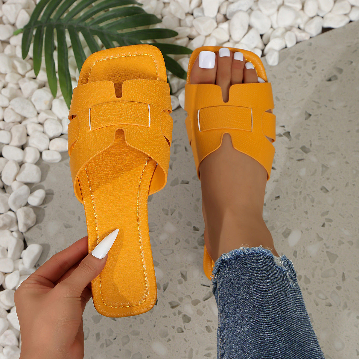 Solid Color Lightweight Flat Slippers Women's Outdoor Beach Sandals