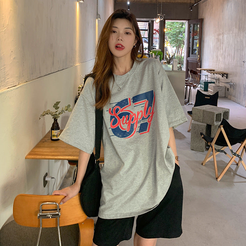 Casual T-shirt til kvinder i amerikansk streetwear-stil