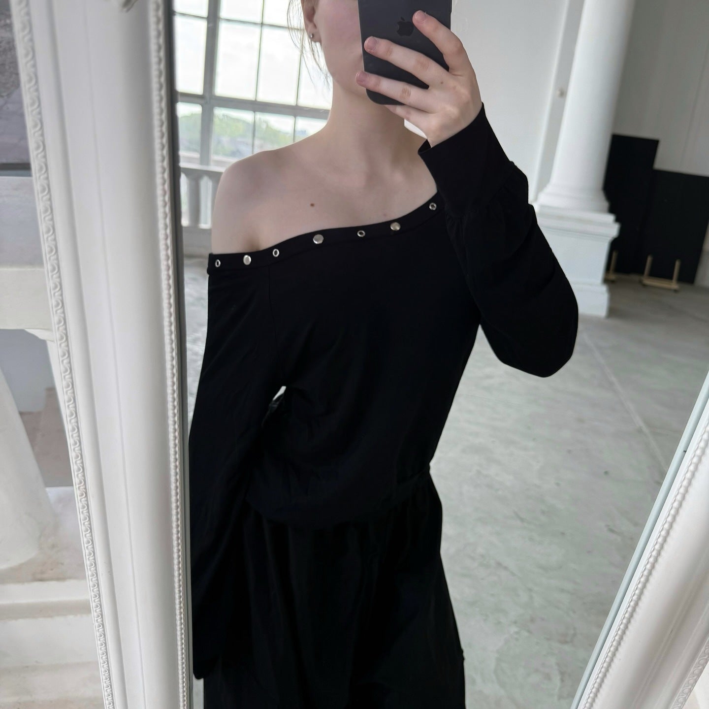 Personality Rivets Temperament Slant Shoulder Women Slim Fit Versatile Slimming Top