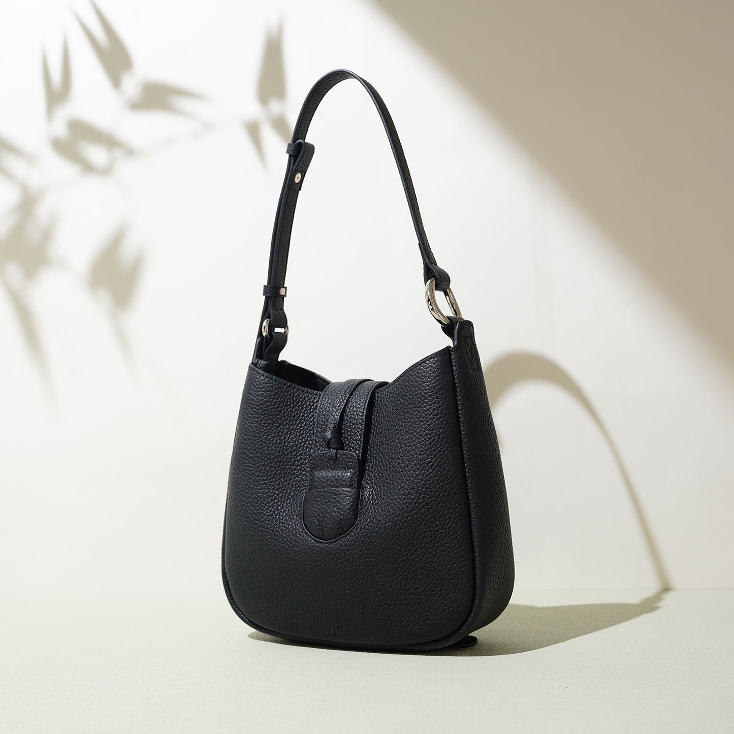 Large Capacity Commuter Soft Leather Handbag Crossbody Bag
