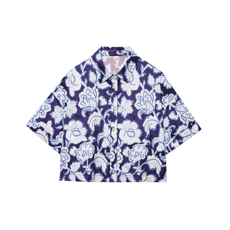 Kort skjorte- og buksesæt med blomsterprint
