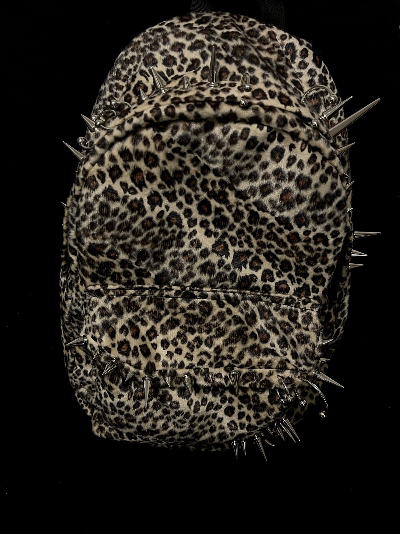 European And American Punk Studded Leopard Print Backpack In Black