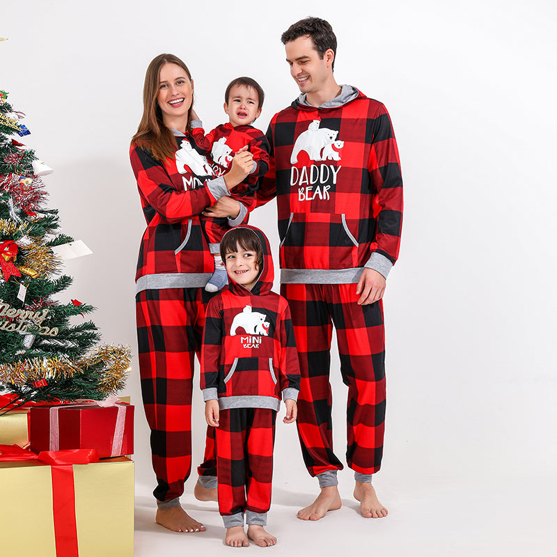 Julepyjamas sæt med imiteret pels og print til hele familien