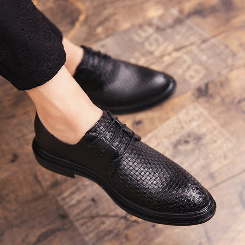 Pointed business shoes