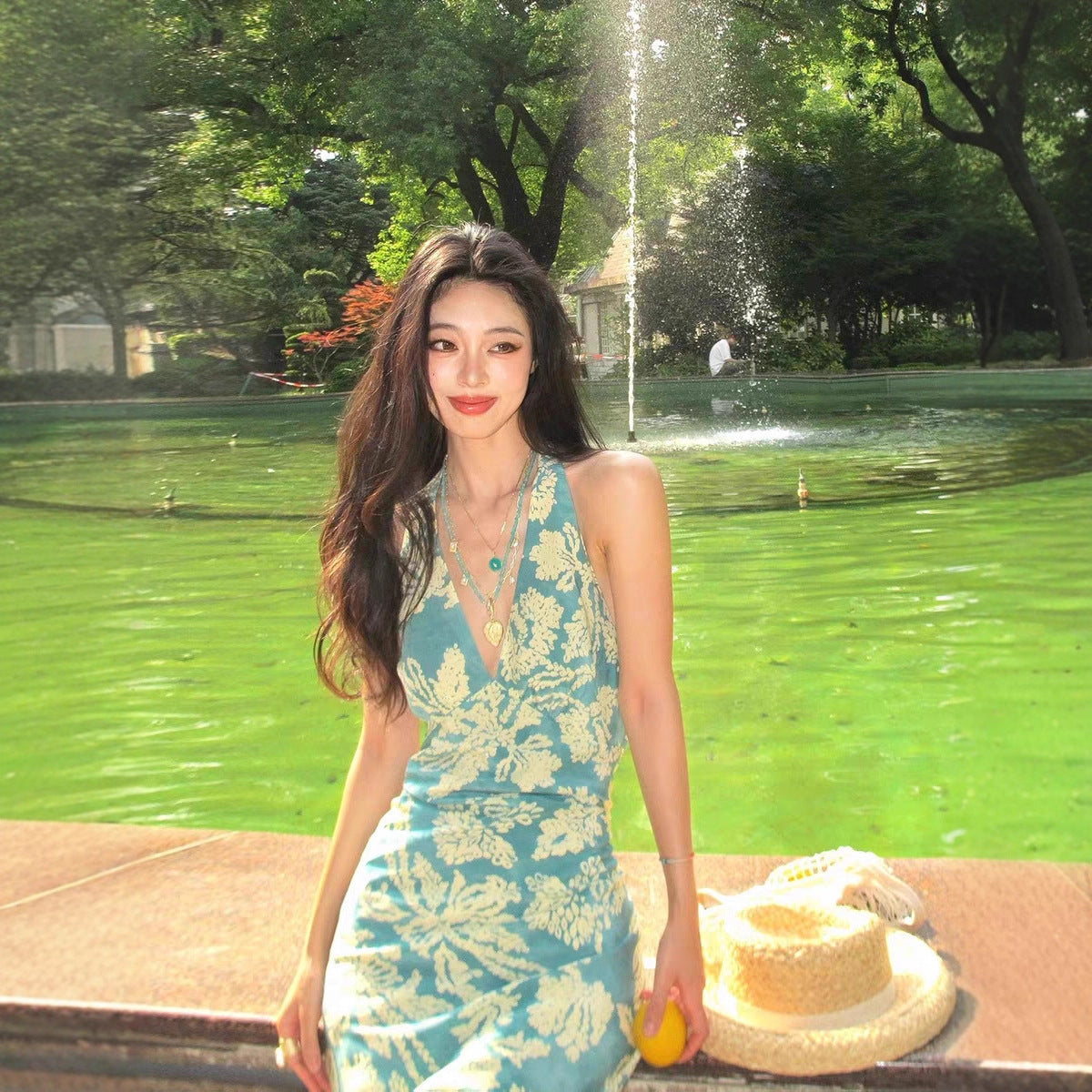 Womens V-neck French-style Sleeveless Halter Dress