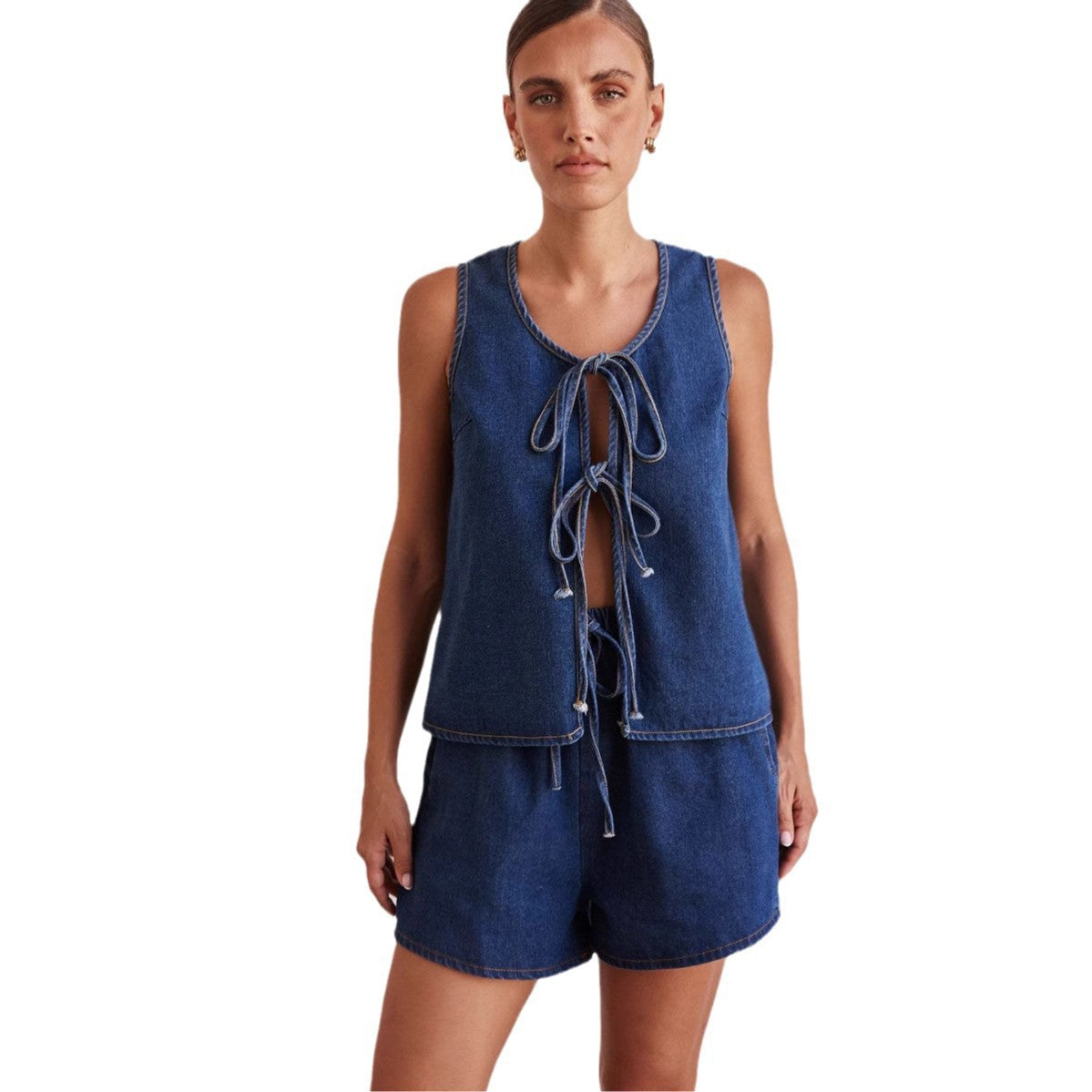 Fashionable Casual Sleeveless Top And Shorts Set With Tie Details