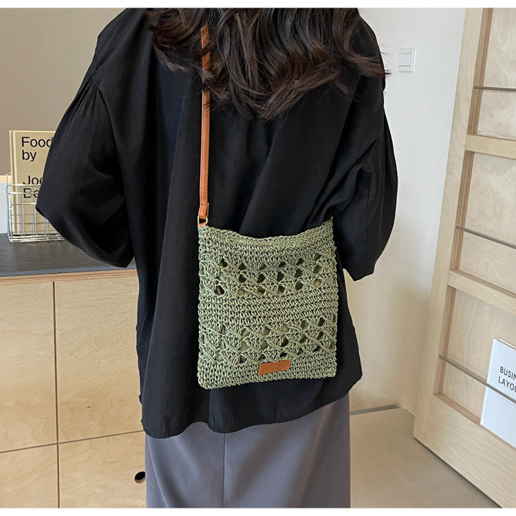 Women's Large Capacity Straw Woven Crossbody Bucket Bag