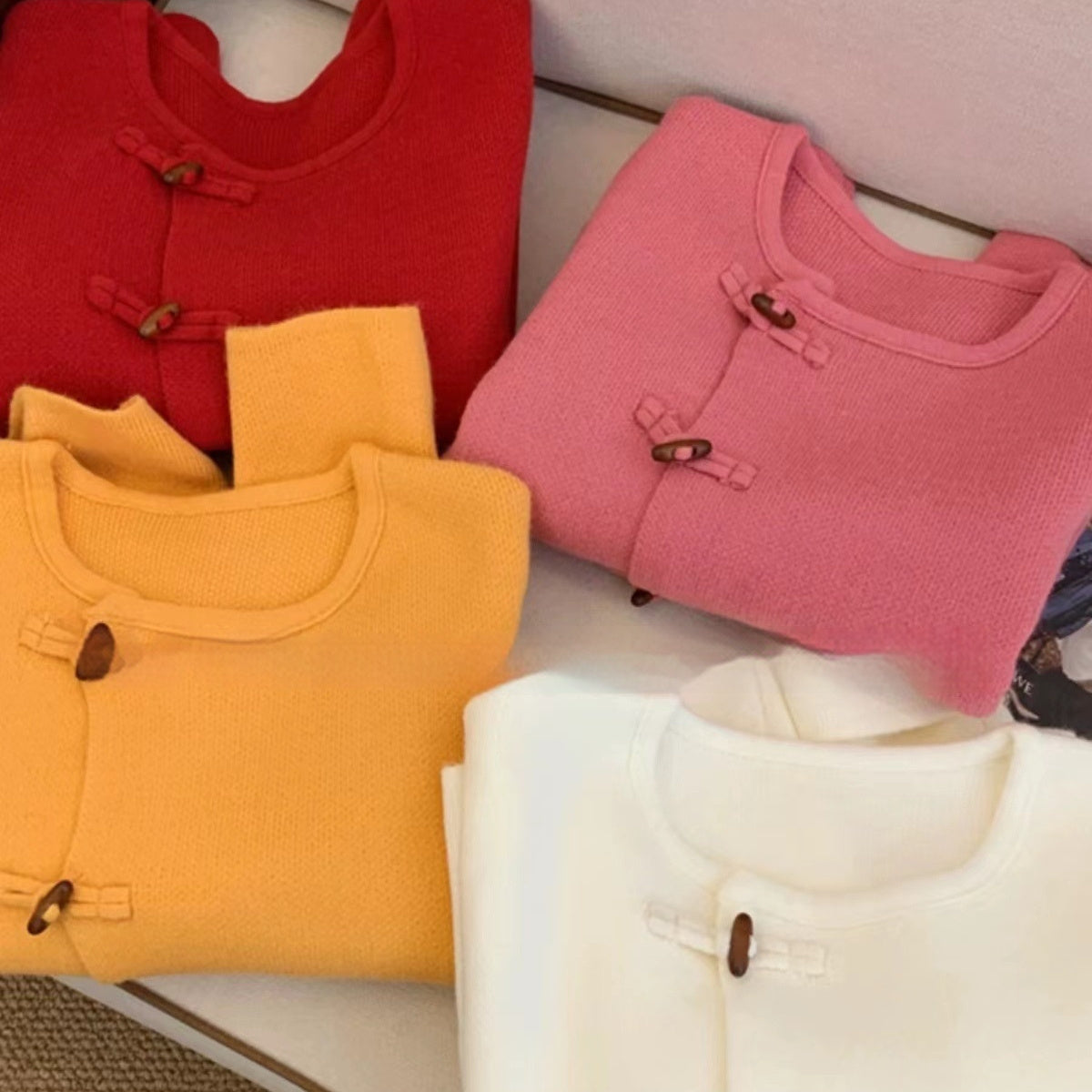 Round Neck Gentle Temperament Horn Button Sweater Coat