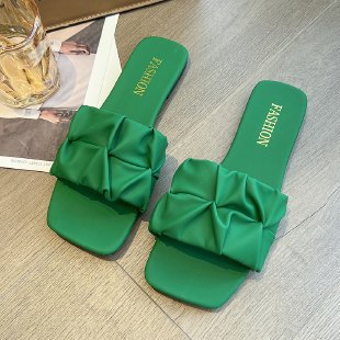 Sommerflade Klipklapper med firkantet tå til store størrelser