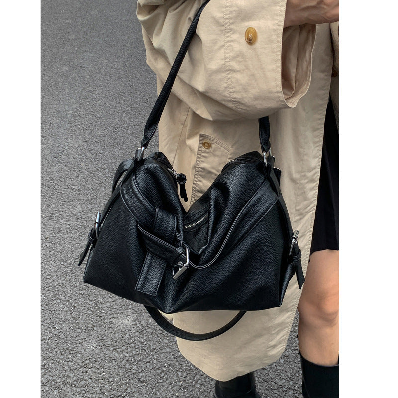 American-style Retro Versatile Biker Bag High-capacity Edgy Underarm Bag For Bold