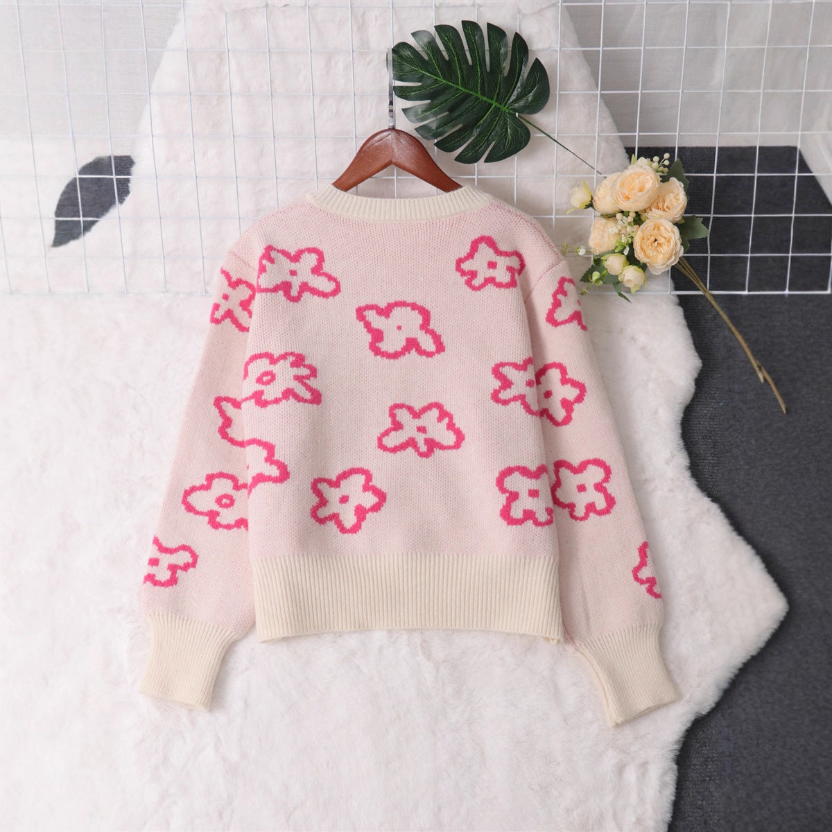 Casual Flower Jacquard Short Single-breasted Knitted Sweater