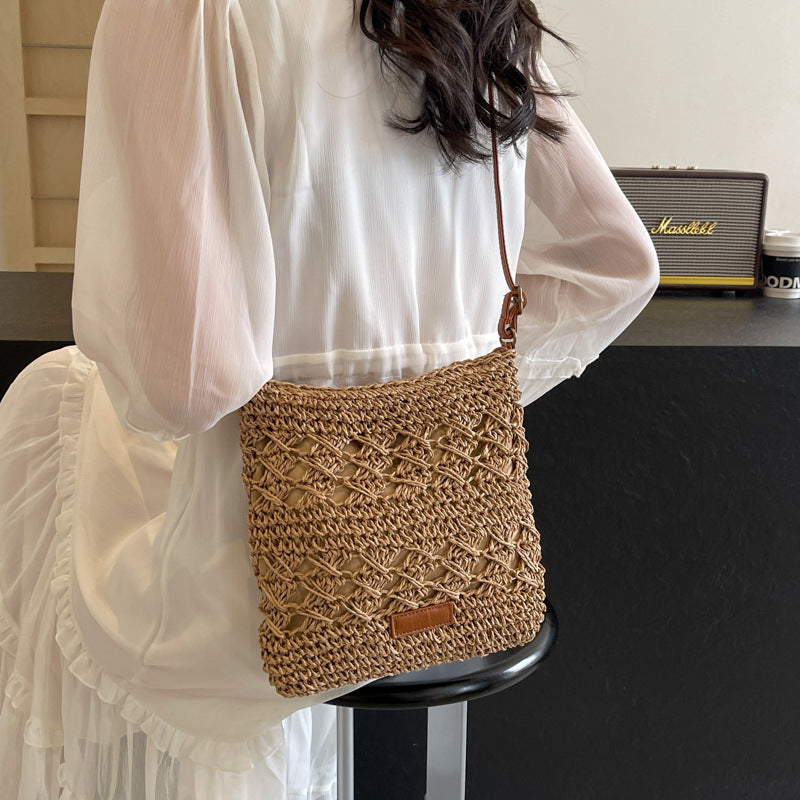 Women's Large Capacity Straw Woven Crossbody Bucket Bag
