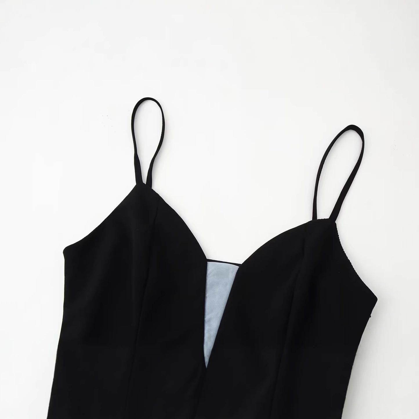 Splejset prikket camisolekjole til kvinder