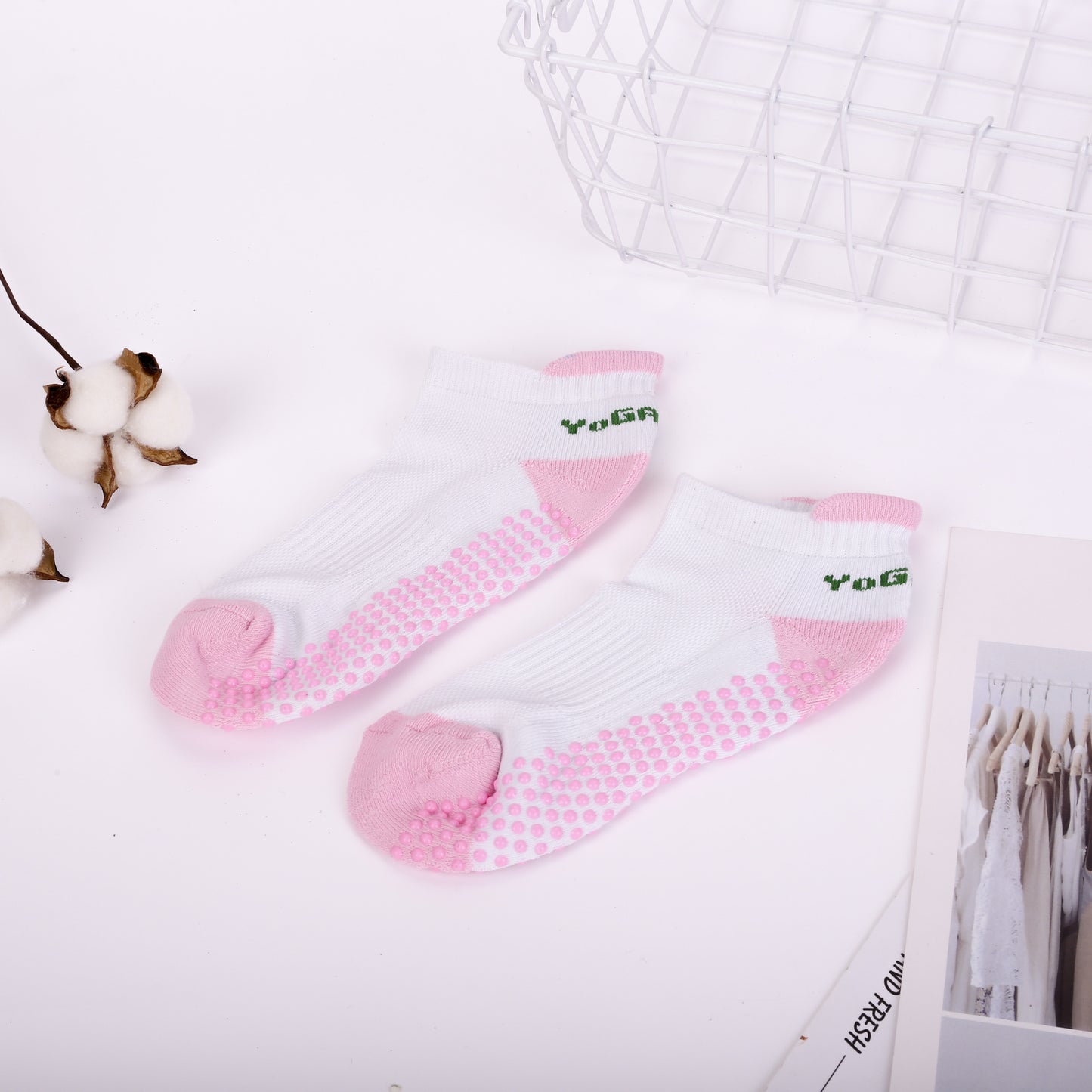 Fashion Sweat-absorbent Breathable Female Non-slip Yoga Socks