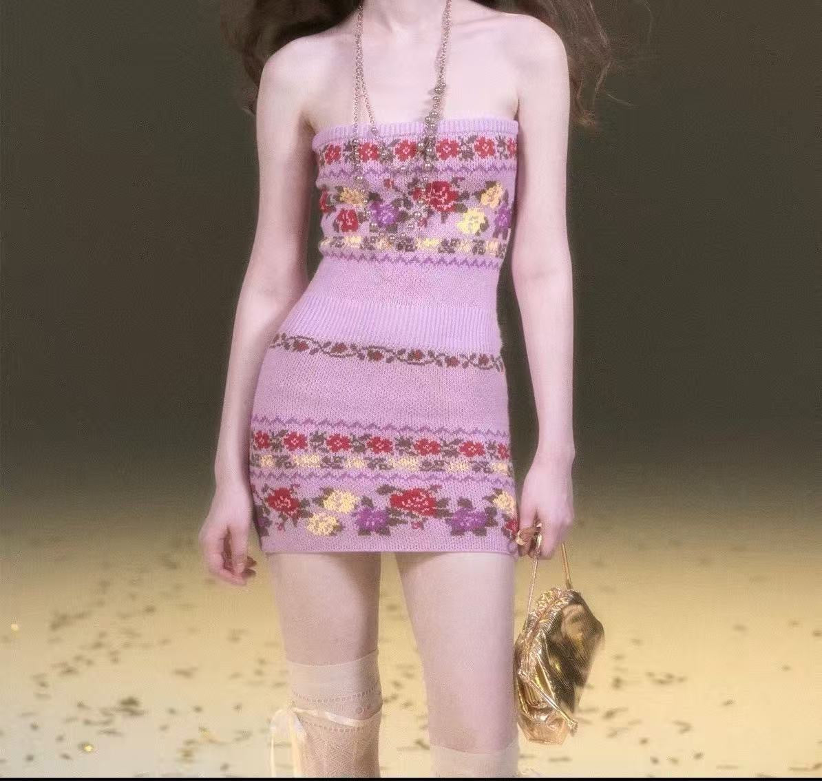 Contrast-color Rose Fair Isle Knit Cardigan Figure-hugging Floral Tube Dress