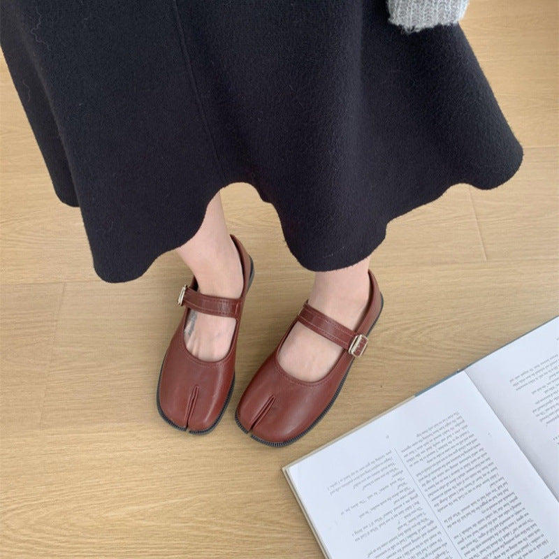 Split-toe Pig Trotter Shoes Women's Soft Sole Retro Mary