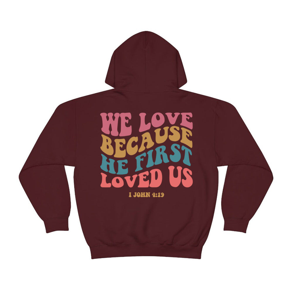 Ensfarvet sweatshirt med print til kvinder