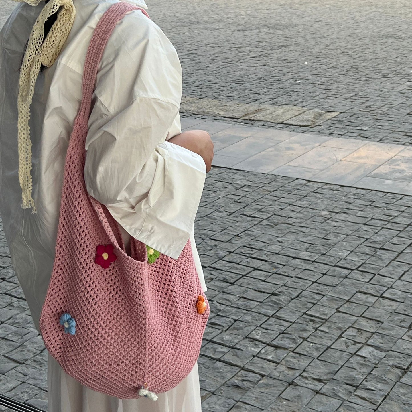 Hand-woven Hollow Shoulder Support Extra Large Bag