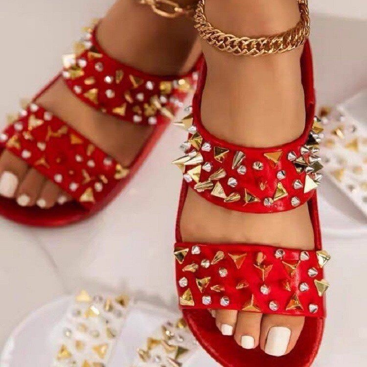 Summer European And American New Open-toe Rivet Thick Bottom Cool Drag
