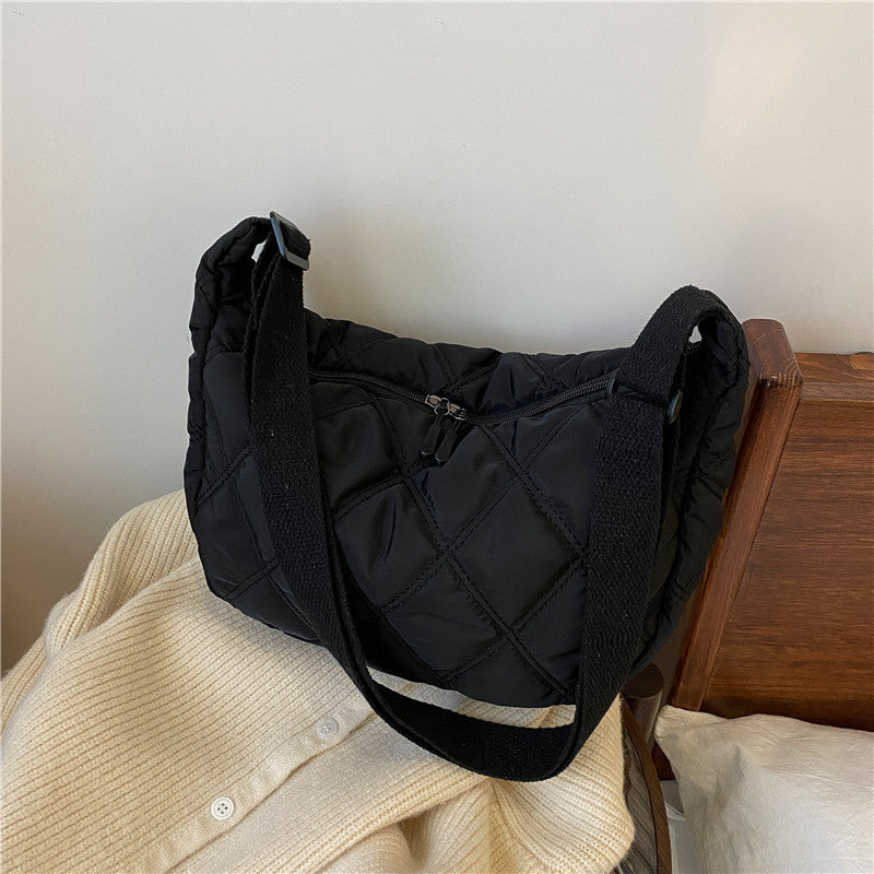 Women's Fashion Rhombus Embroidery Line Large Capacity Shoulder Bag