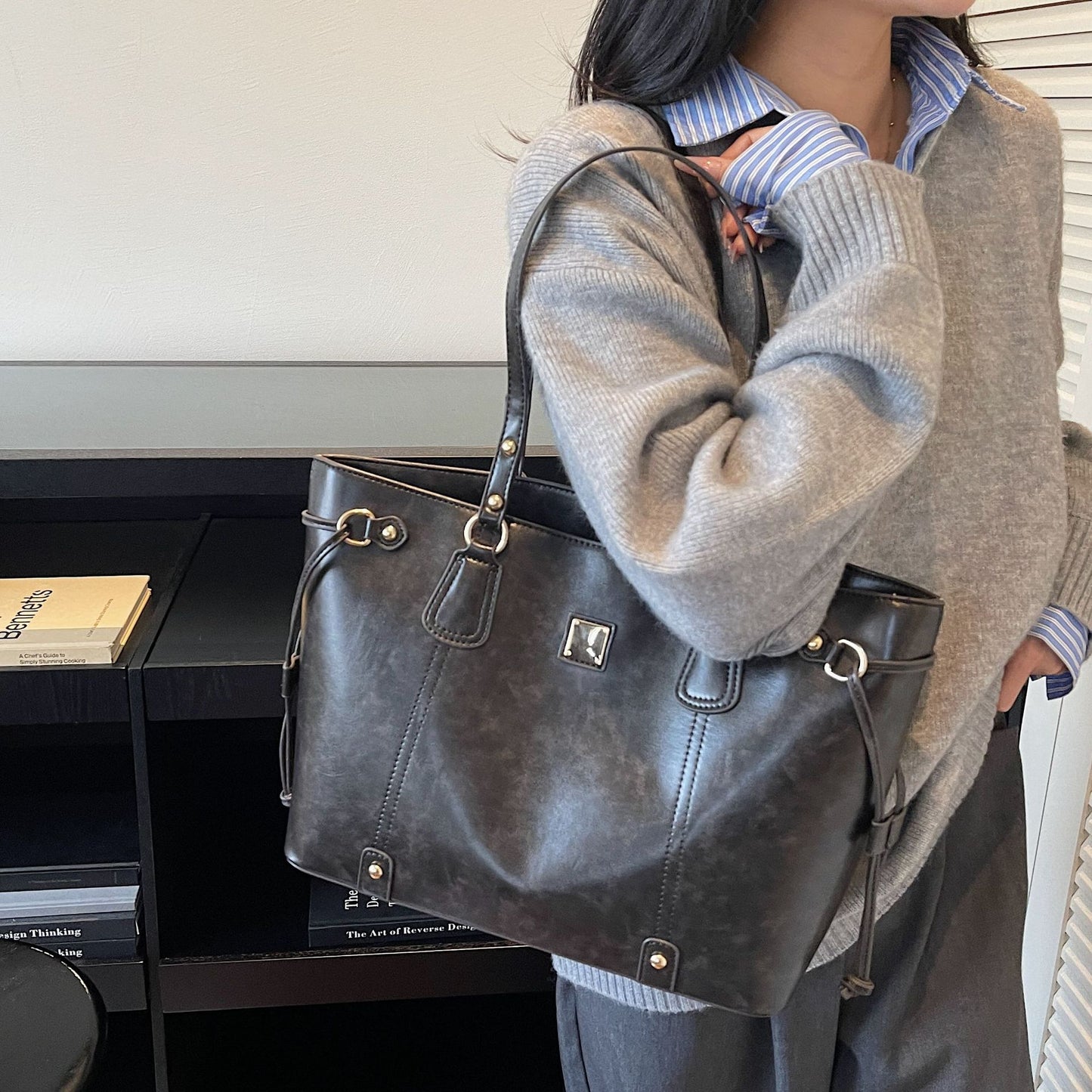 Large-capacity Womens Bag Versatile Commuter Tote