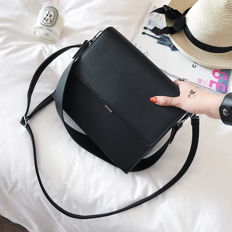 New wave shoulder bag