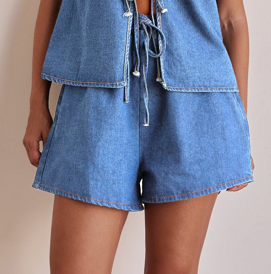 Fashionable Casual Sleeveless Top And Shorts Set With Tie Details