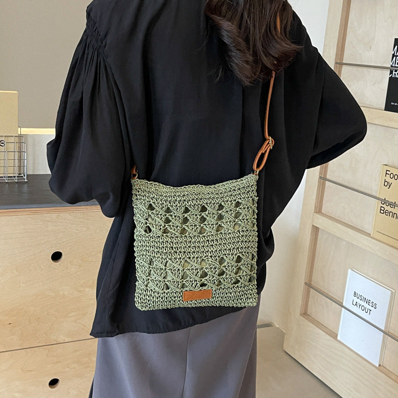 Women's Large Capacity Straw Woven Crossbody Bucket Bag
