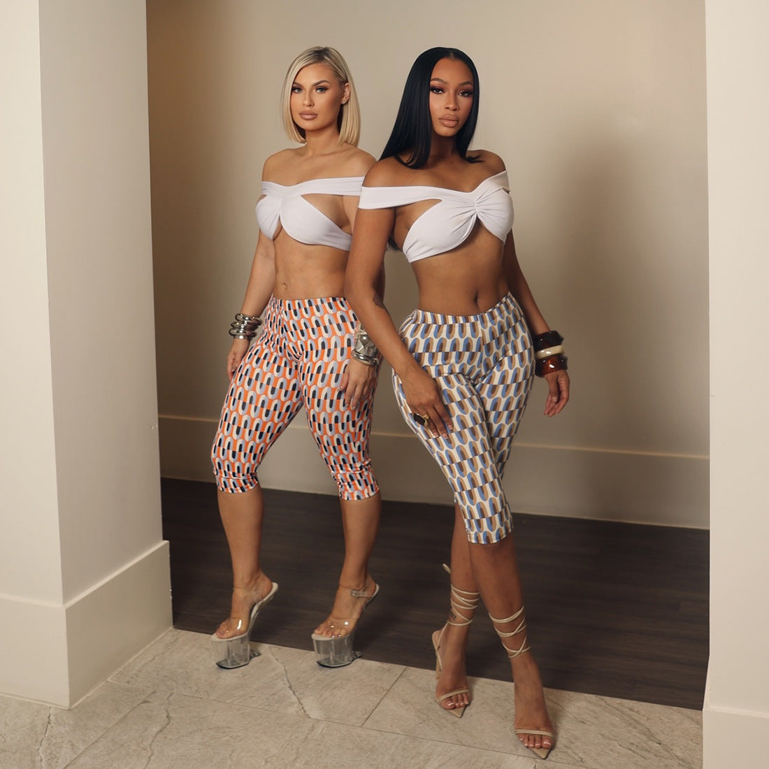Women's Solid-color Top And Printed Capri Pants Set