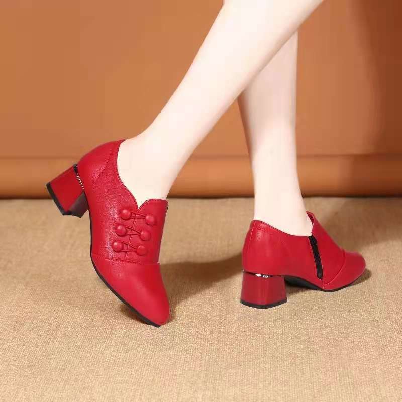 Large Size Mom Shoes Women's New Leather Shoes Mid Heel Chunky Heel Slip-on