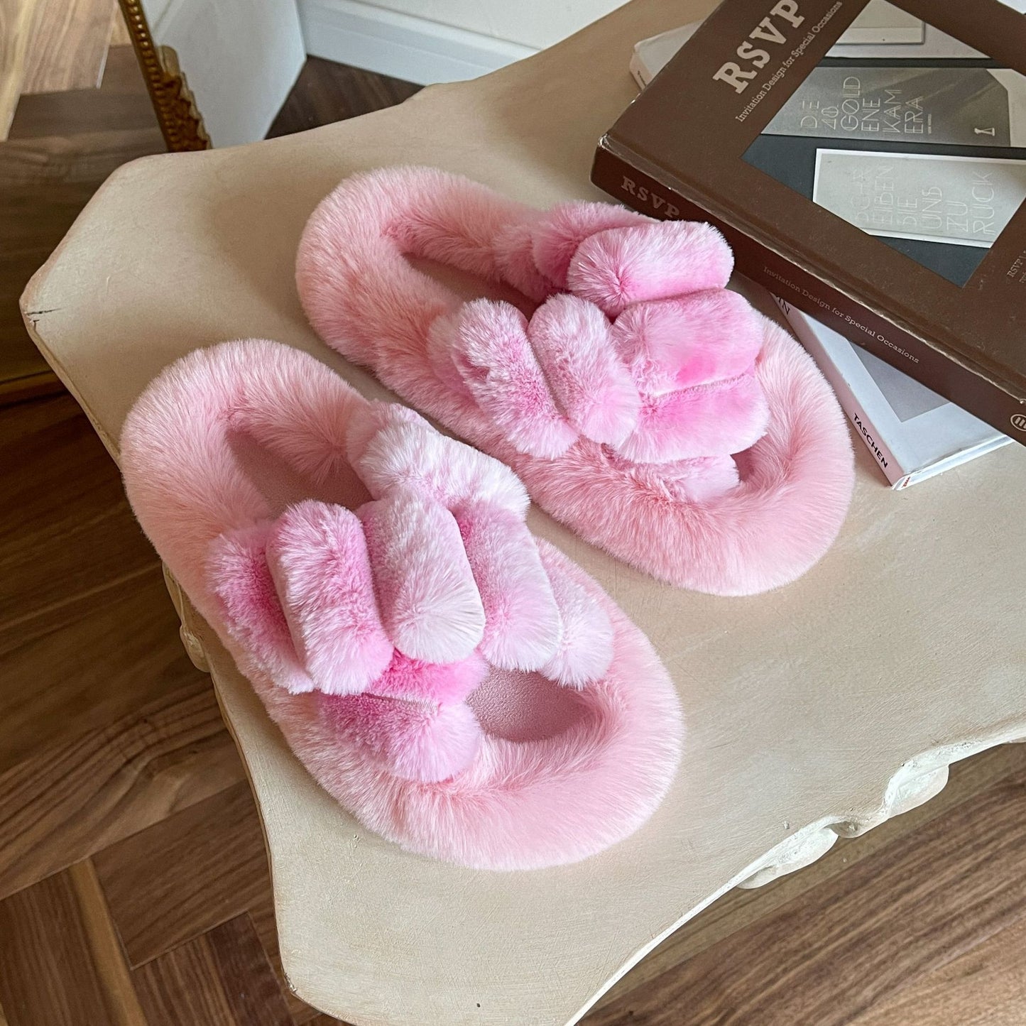 Women's Autumn And Winter New European And American Large Size Cross-gradient Rabbit Fur Slippers