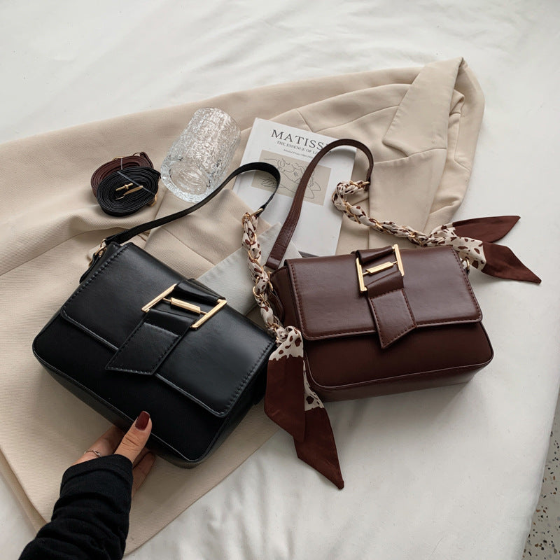Retro Fashion One-shoulder Simple Frosted Texture Messenger Bag