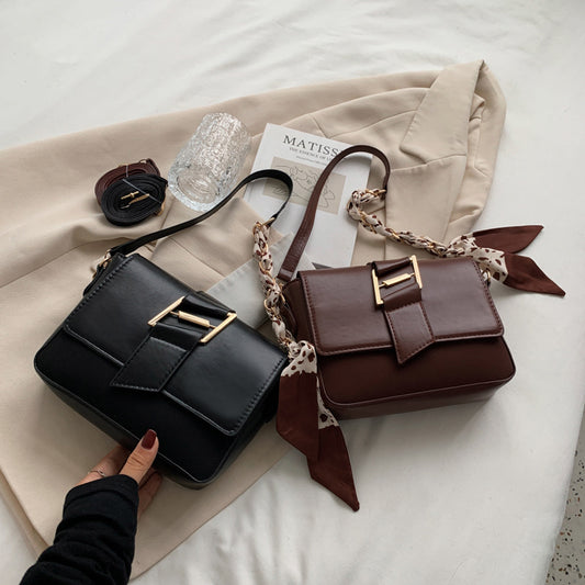 Retro Fashion One-shoulder Simple Frosted Texture Messenger Bag