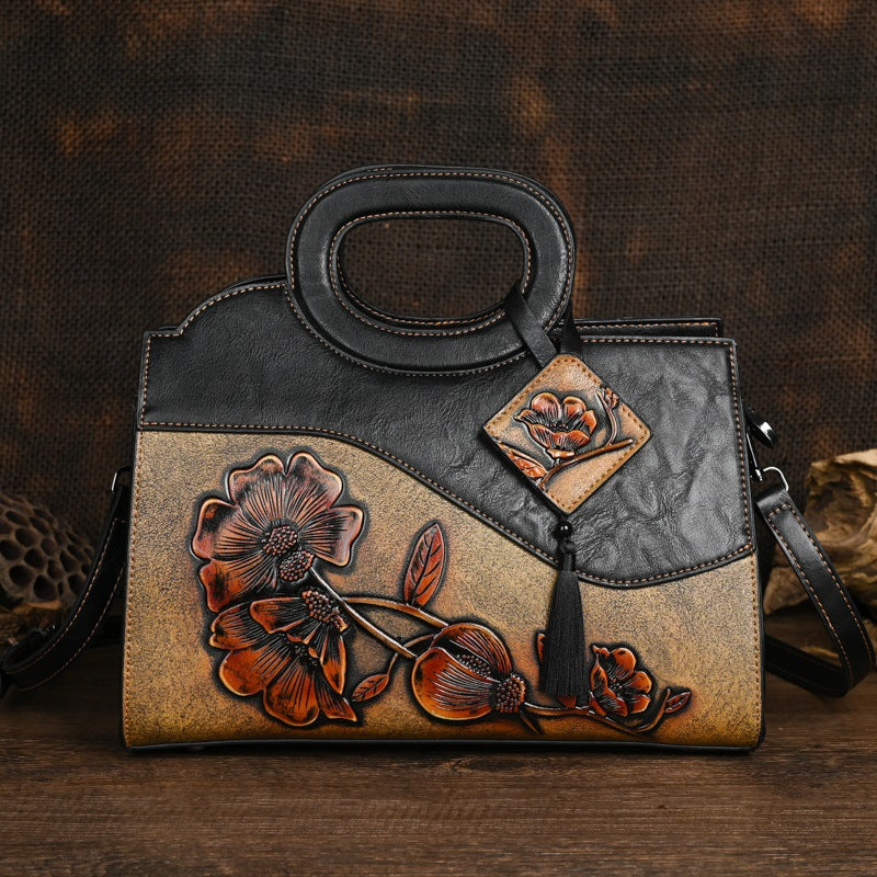Retro bærbar crossbody-taske med prægning og børstet finish i etnisk stil til kvinder