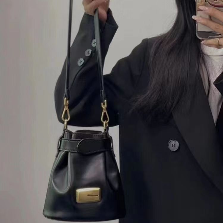 Commuter Shoulder Cylinder Crossbody Bag