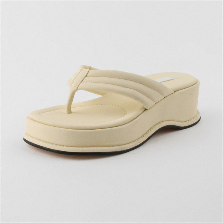 Casual And Comfortable Outer Wear Trendy Sandals And Slippers