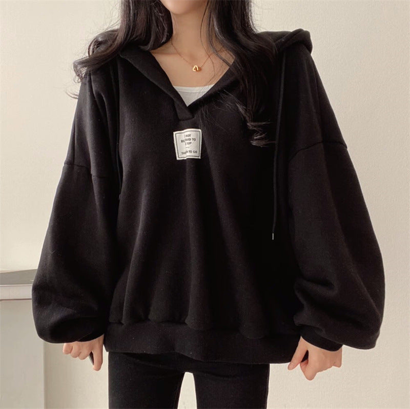 Løstsiddende alsidig sweatshirt med hætte og V-hals til kvinder