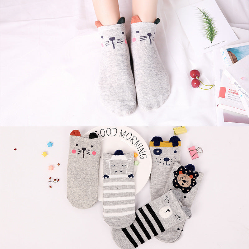 Women's Fashion Simple Cartoon Cotton Socks