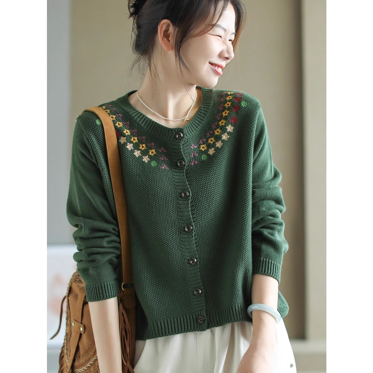 Womens Retro Embroidered Crew-Neck Long-Sleeve Top