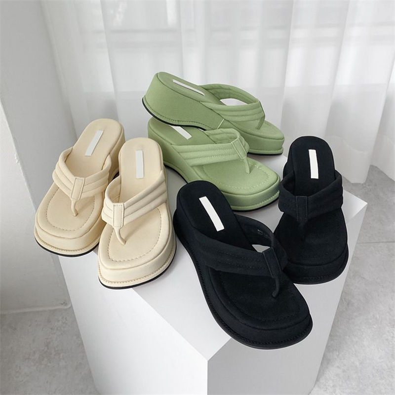 Casual And Comfortable Outer Wear Trendy Sandals And Slippers