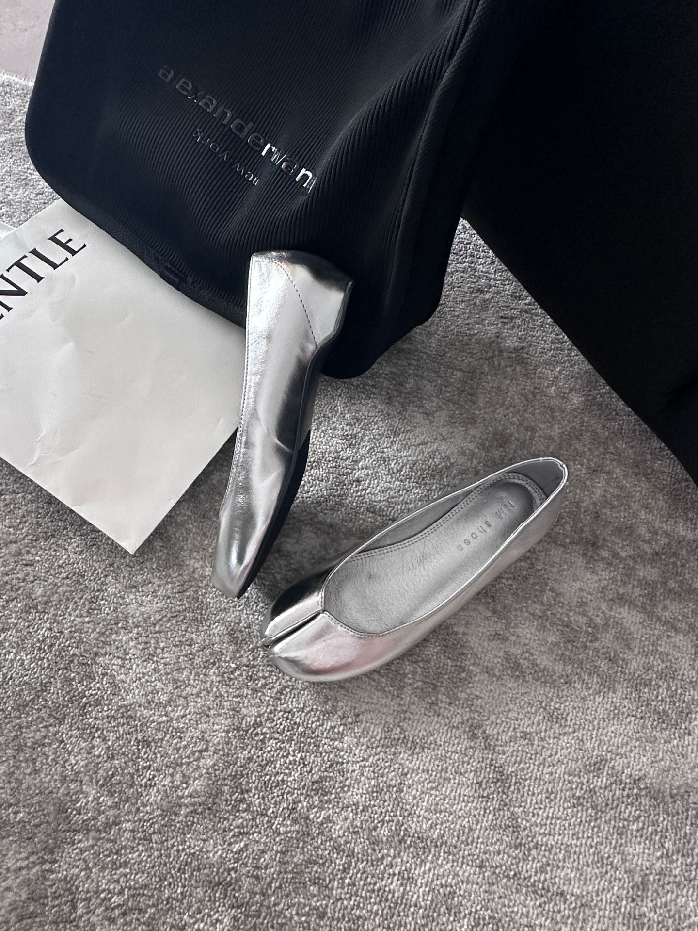 Women's Slip-on Flat Bottom Split Toe Pumps