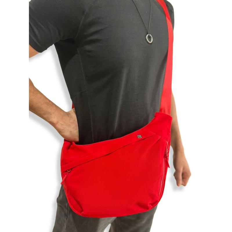 Shoulder Strap And Modern Design