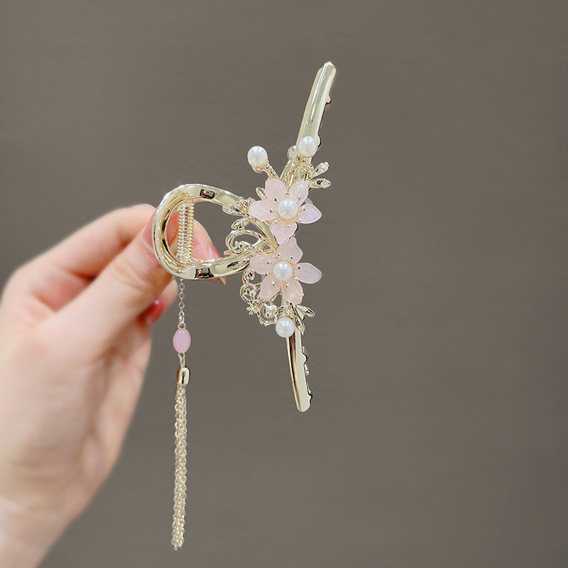 Fashionable Tassel Flower Grab Clip For Women