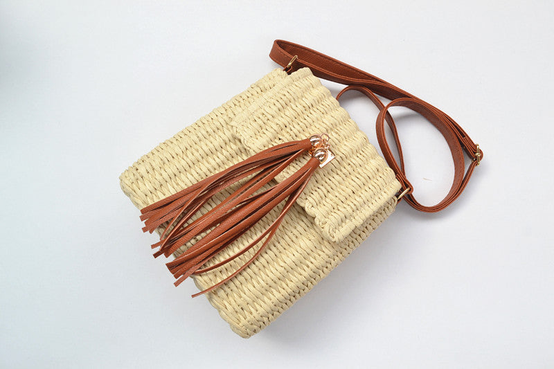 New Women's Straw Woven Diagonal Paper Rope Tassel Bell Bag
