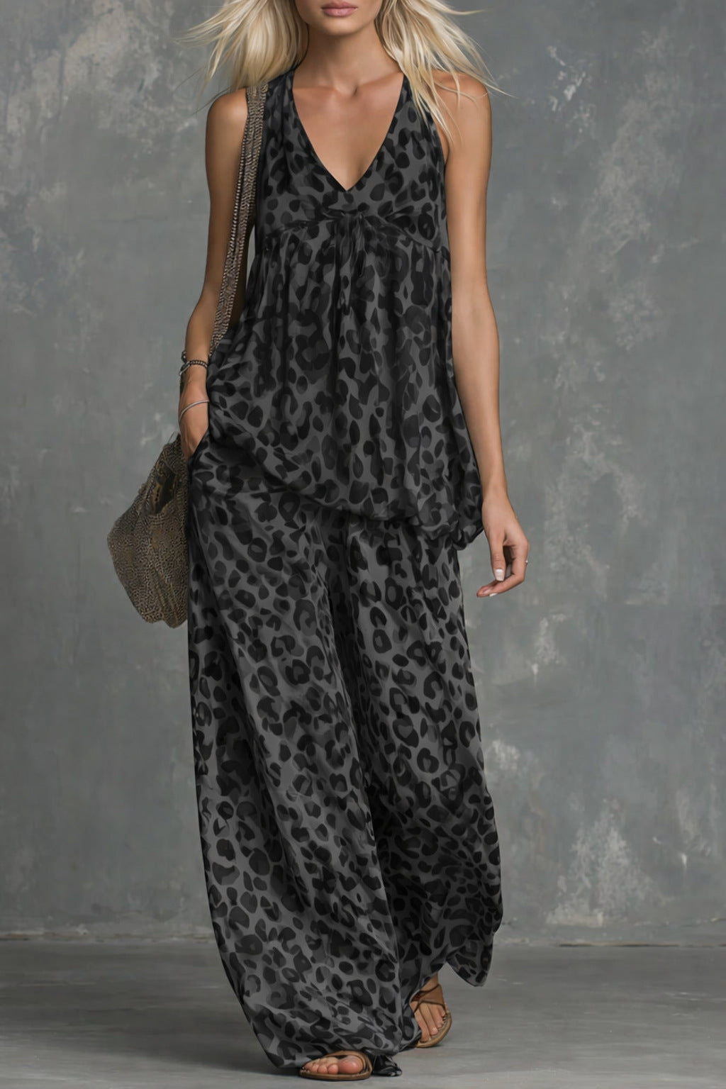 Womens Loose-Fitting Leopard-Print Sleeveless Top And Chiffon Pants Set